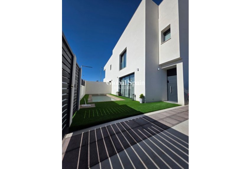 Resale - VILLA -
BENIJÓFAR