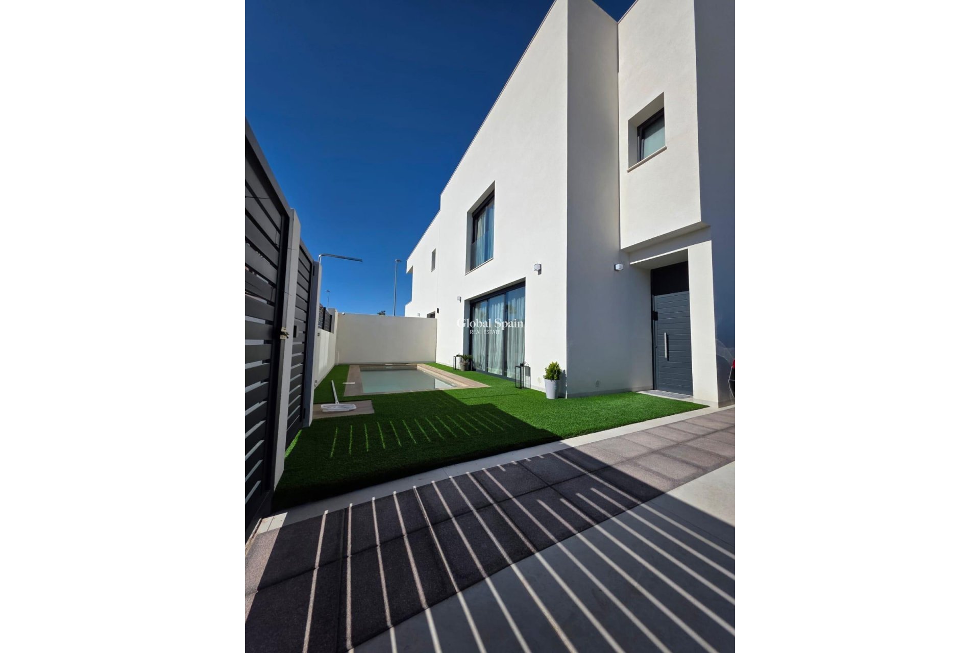 Resale - VILLA -
BENIJÓFAR