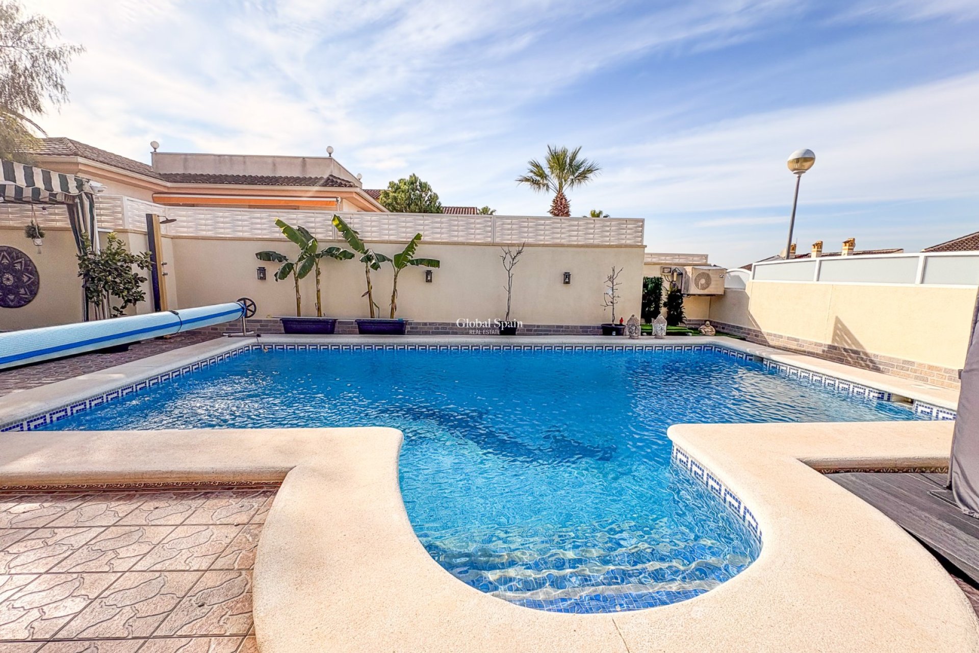 Resale - VILLA -
BENIJÓFAR