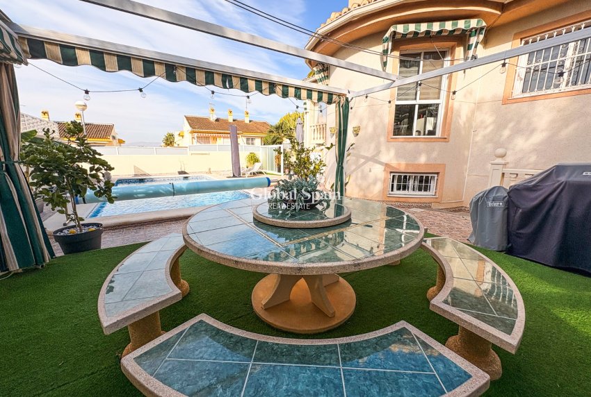 Resale - VILLA -
BENIJÓFAR