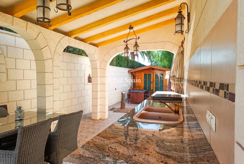 Resale - VILLA -
BENIJÓFAR