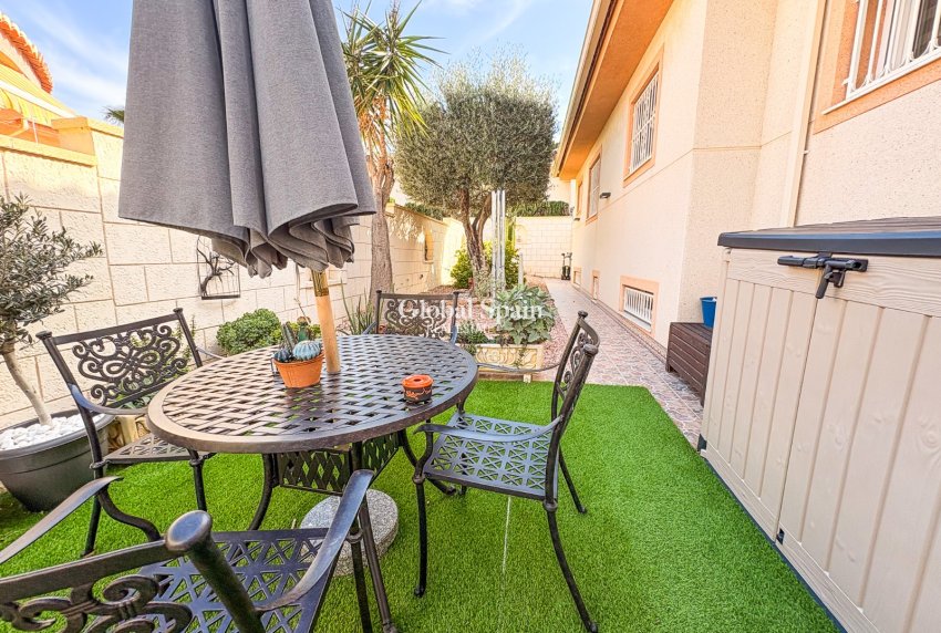 Resale - VILLA -
BENIJÓFAR