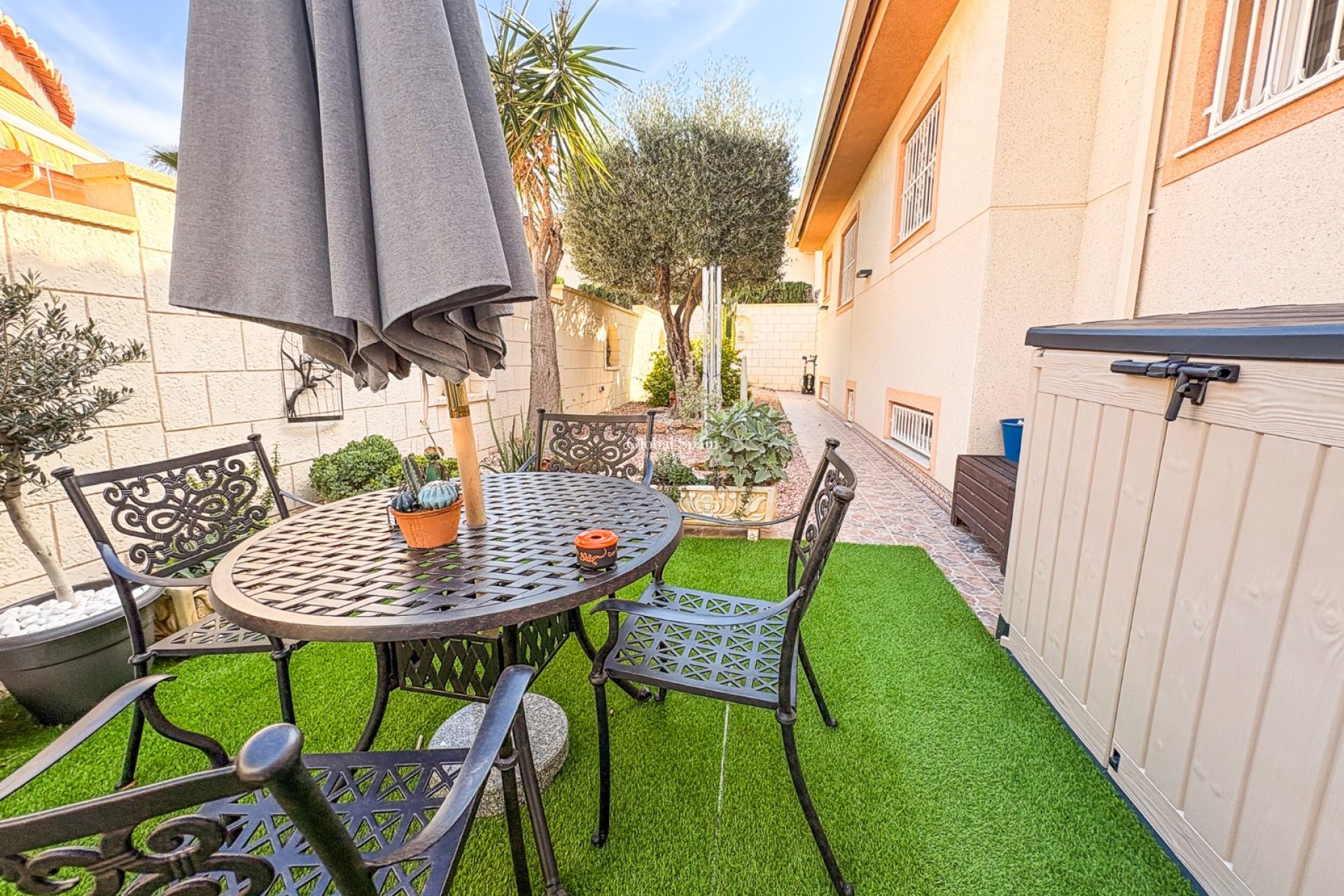 Resale - VILLA -
BENIJÓFAR