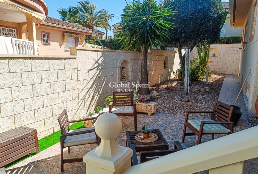 Resale - VILLA -
BENIJÓFAR