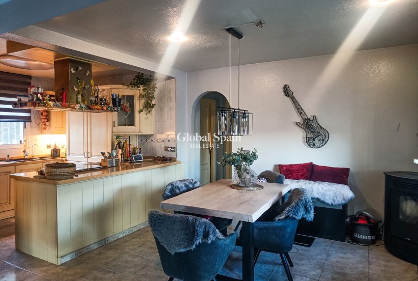 Resale - VILLA -
BENIJÓFAR