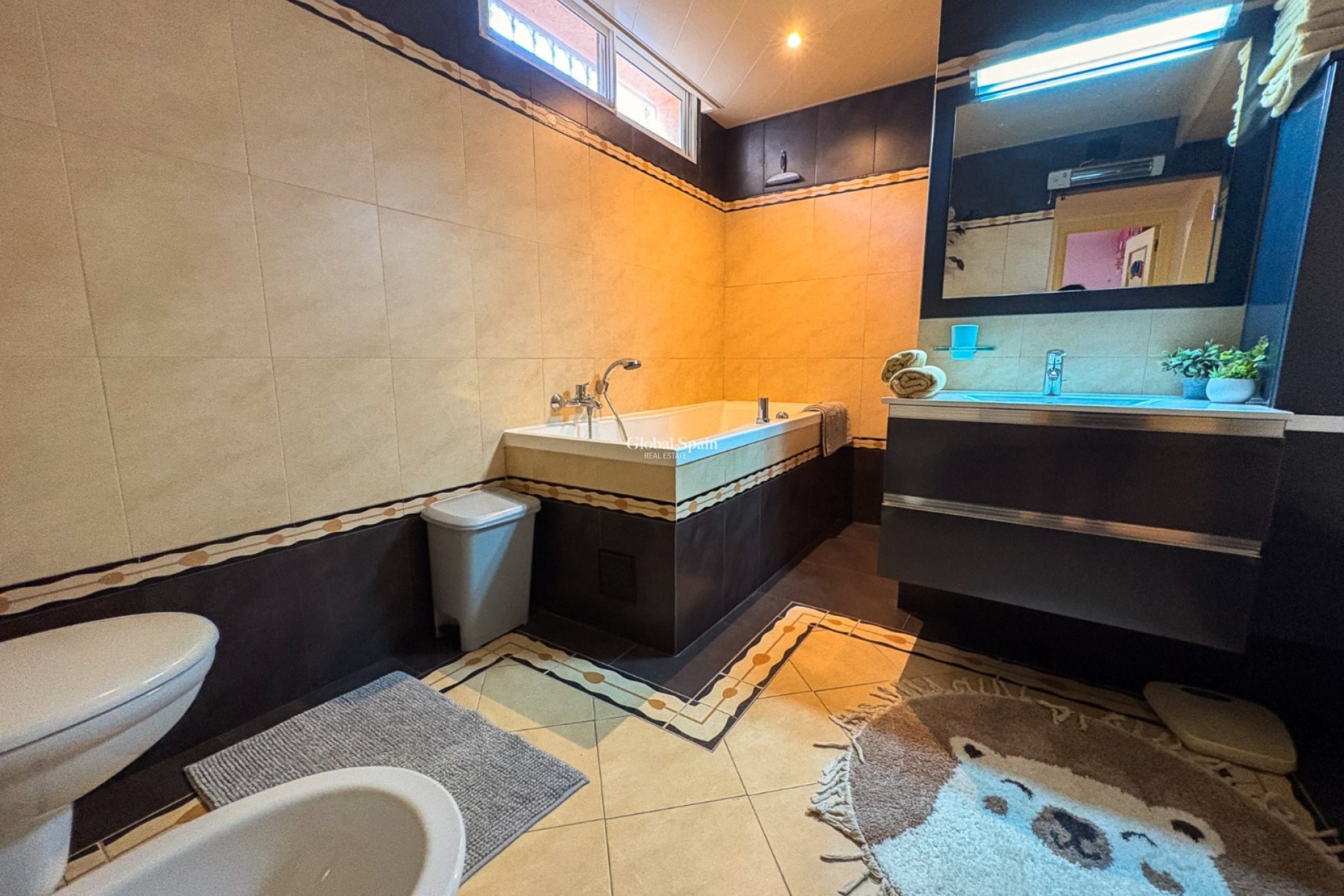 Resale - VILLA -
BENIJÓFAR