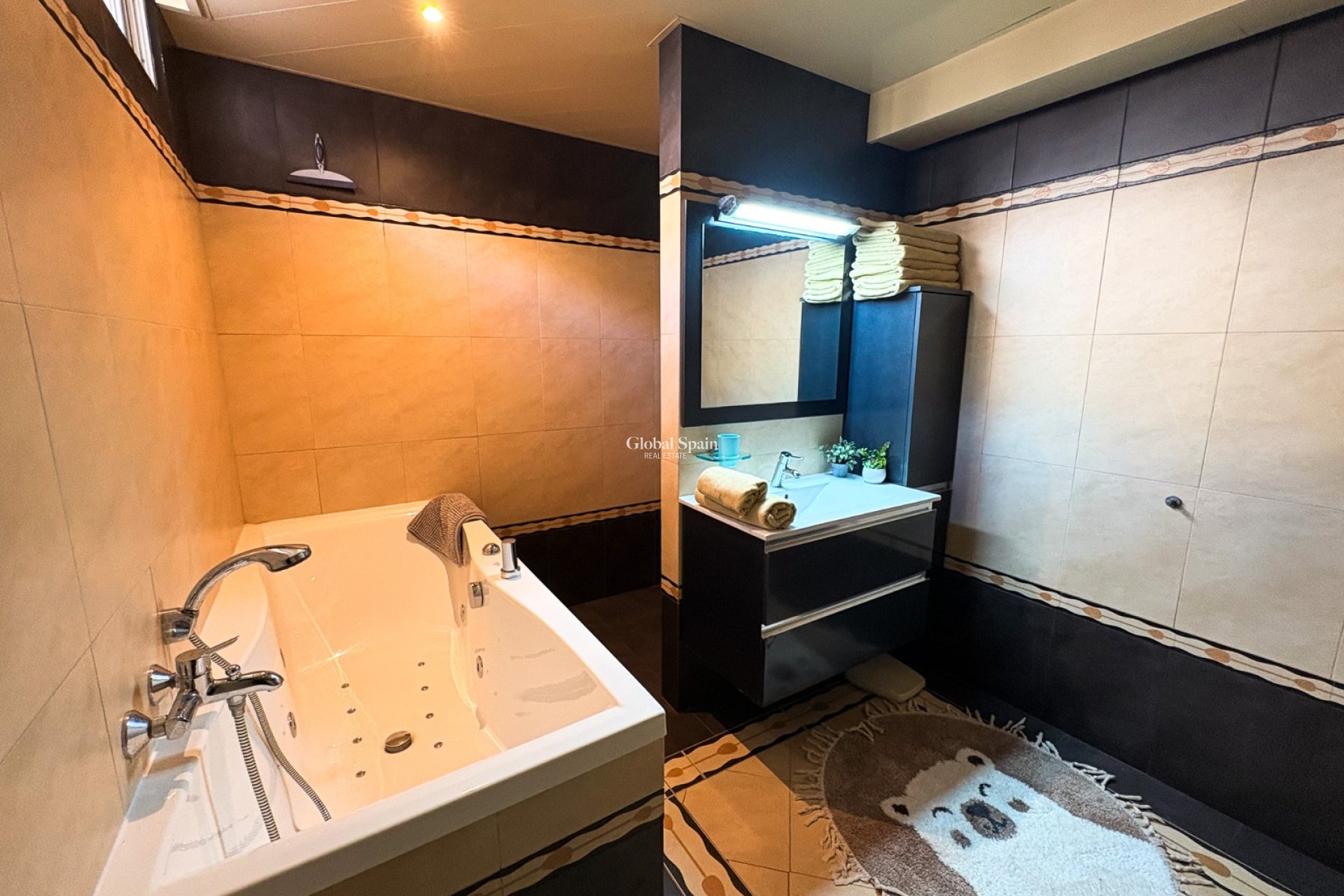 Resale - VILLA -
BENIJÓFAR