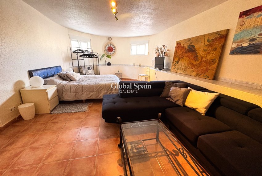 Resale - VILLA -
BENIJÓFAR