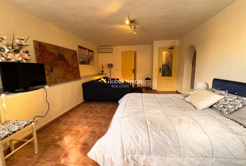 Resale - VILLA -
BENIJÓFAR