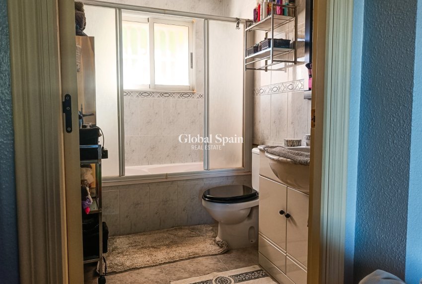 Resale - VILLA -
BENIJÓFAR