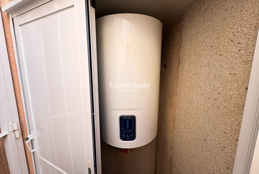 Resale - VILLA -
BENIJÓFAR