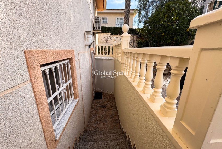 Resale - VILLA -
BENIJÓFAR