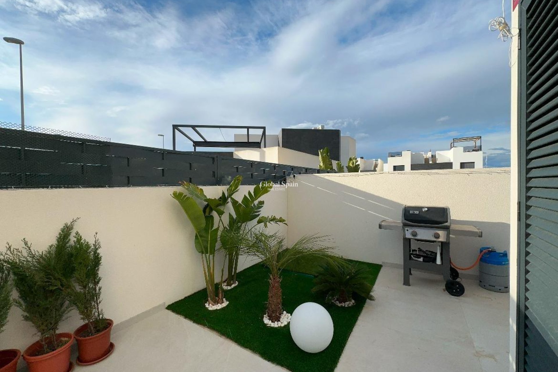 Resale - VILLA -
BENIJÓFAR