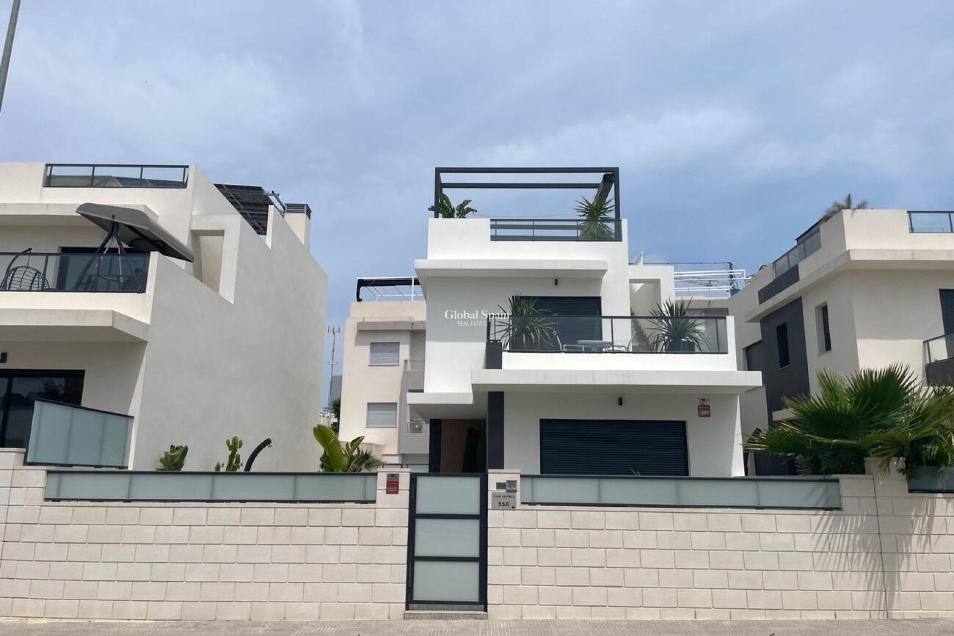 Resale - VILLA -
BENIJÓFAR
