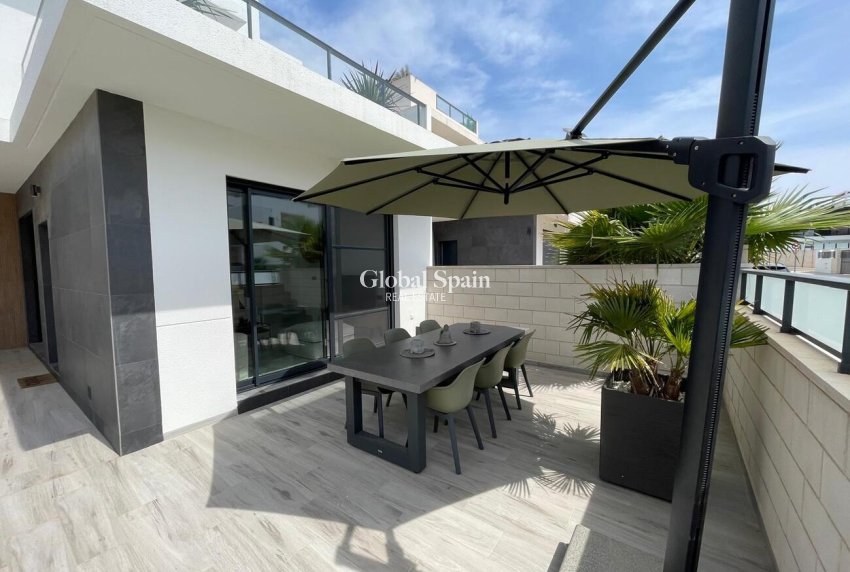 Resale - VILLA -
BENIJÓFAR