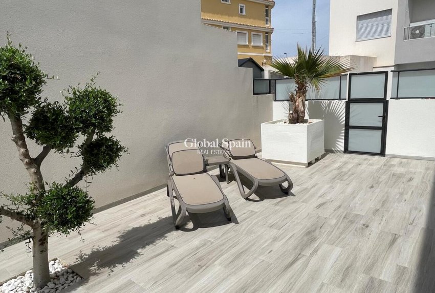 Resale - VILLA -
BENIJÓFAR