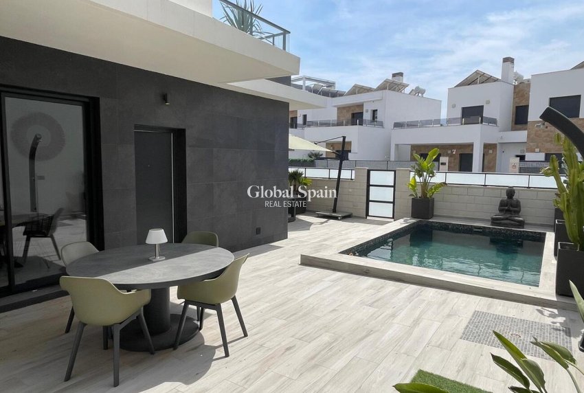 Resale - VILLA -
BENIJÓFAR