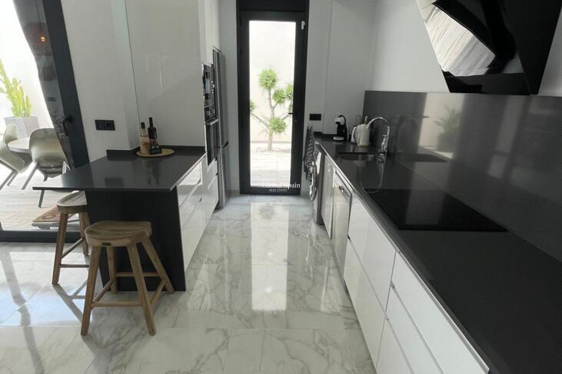 Resale - VILLA -
BENIJÓFAR
