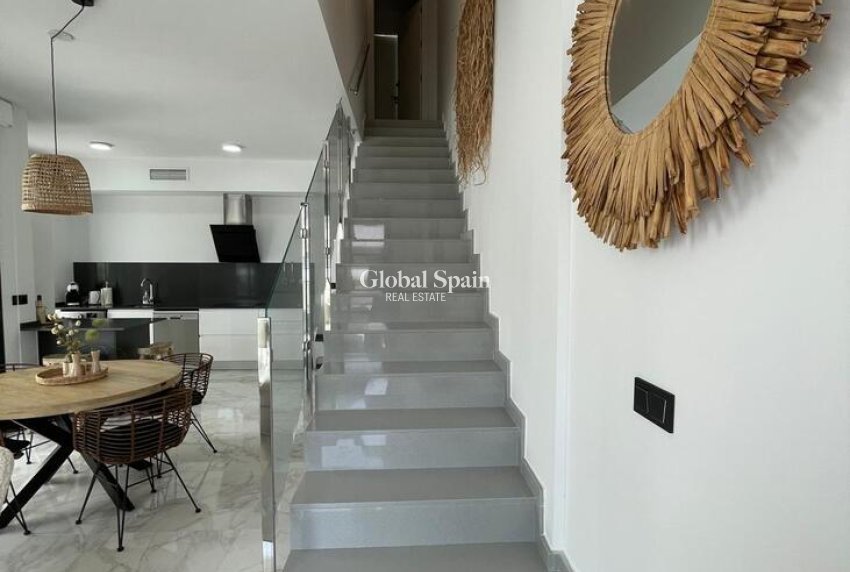Resale - VILLA -
BENIJÓFAR