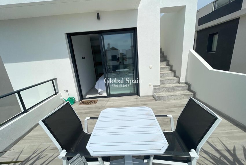 Resale - VILLA -
BENIJÓFAR