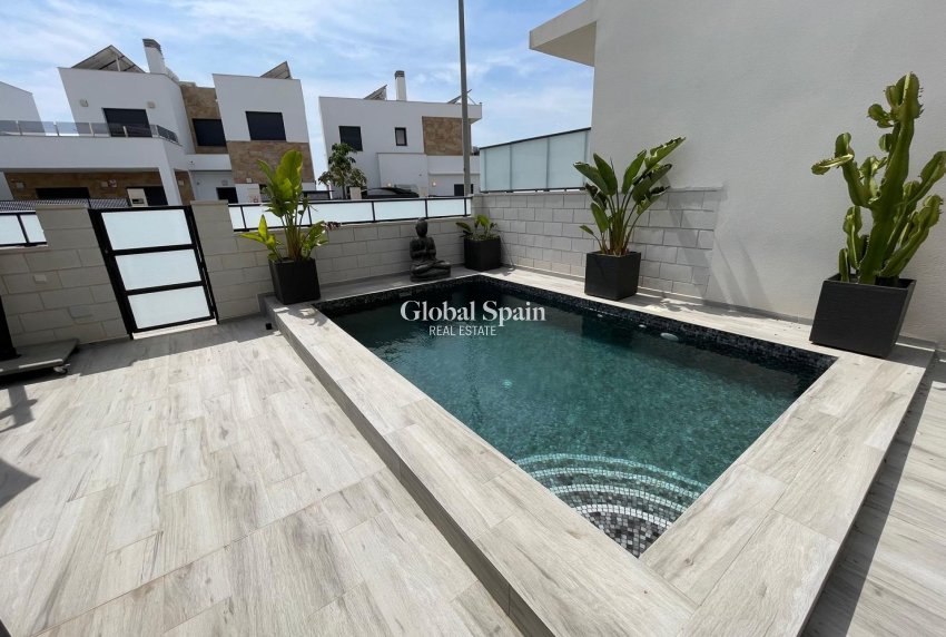 Resale - VILLA -
BENIJÓFAR