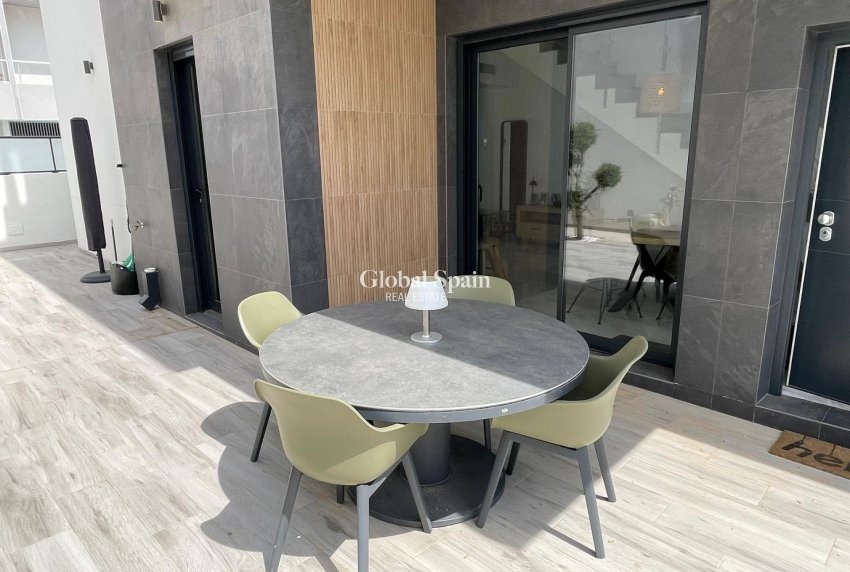 Resale - VILLA -
BENIJÓFAR
