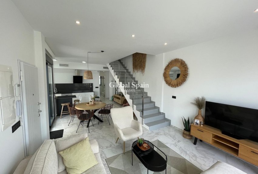 Resale - VILLA -
BENIJÓFAR