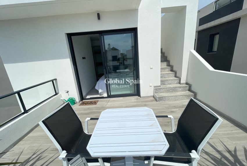 Resale - VILLA -
BENIJÓFAR
