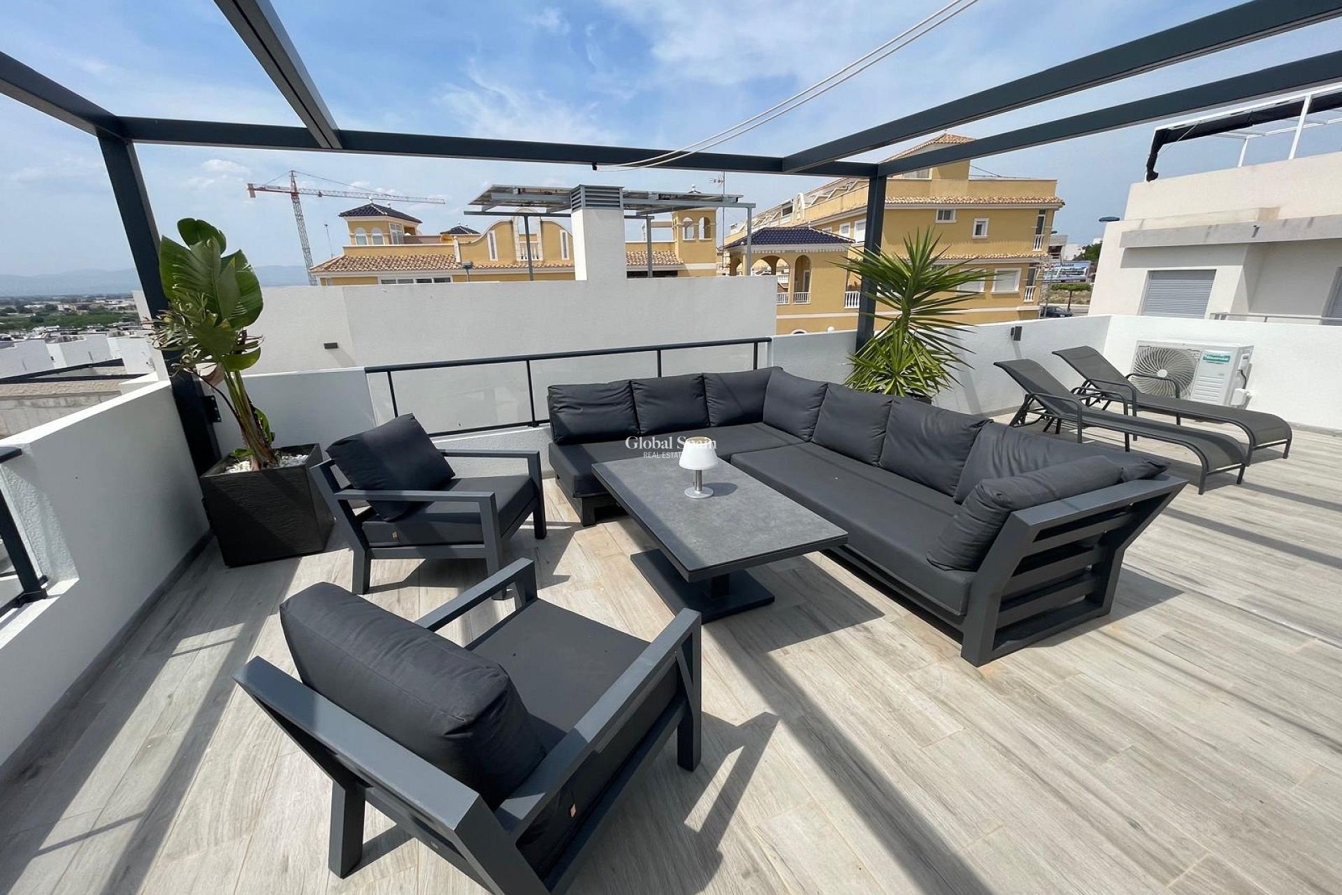 Resale - VILLA -
BENIJÓFAR