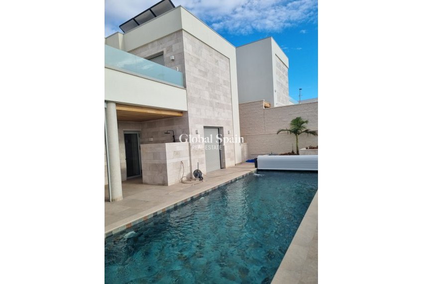 Resale - Villa -
BENIJÓFAR