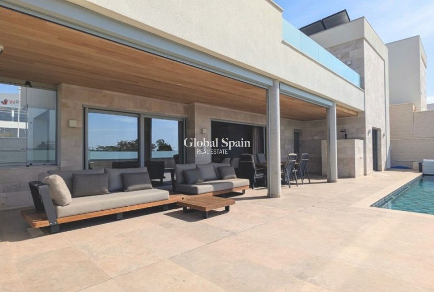 Resale - Villa -
BENIJÓFAR