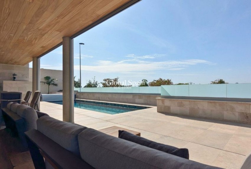 Resale - Villa -
BENIJÓFAR