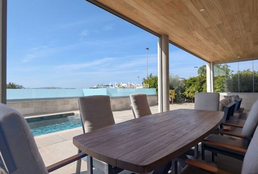 Resale - Villa -
BENIJÓFAR