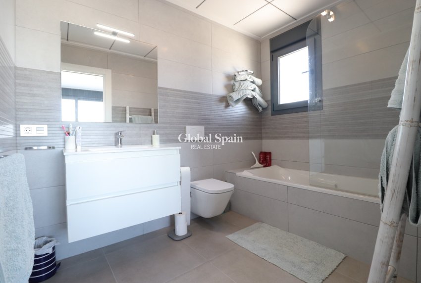 Resale - VILLA -
Benimar - Benimar III