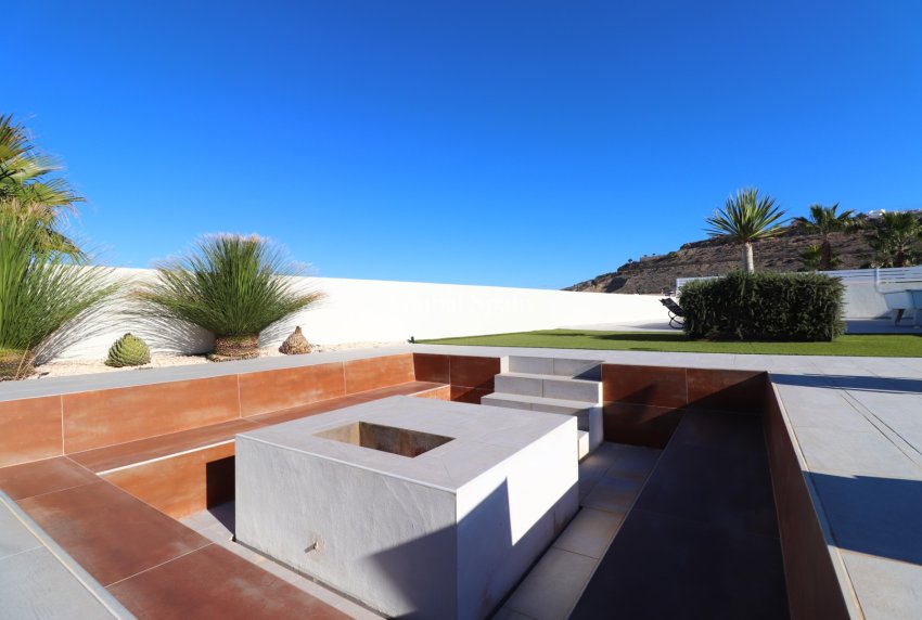 Resale - VILLA -
Benimar - Benimar III