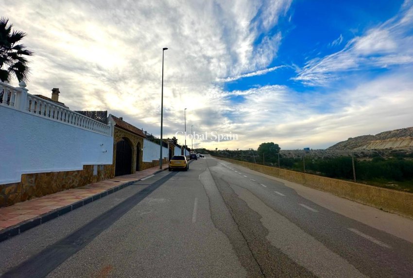 Resale - VILLA -
BIGASTRO - Comunidad Valenciana