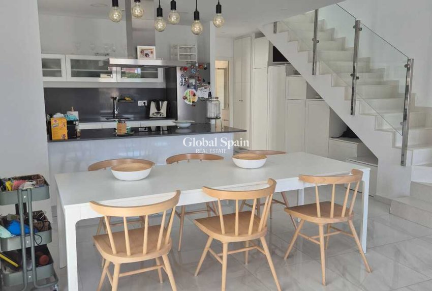 Resale - VILLA -
BIGASTRO - Costa Blanca