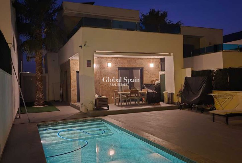 Resale - VILLA -
BIGASTRO - Costa Blanca