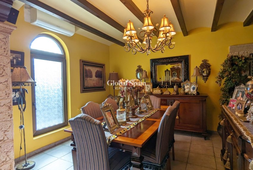 Resale - VILLA -
BIGASTRO - Inland