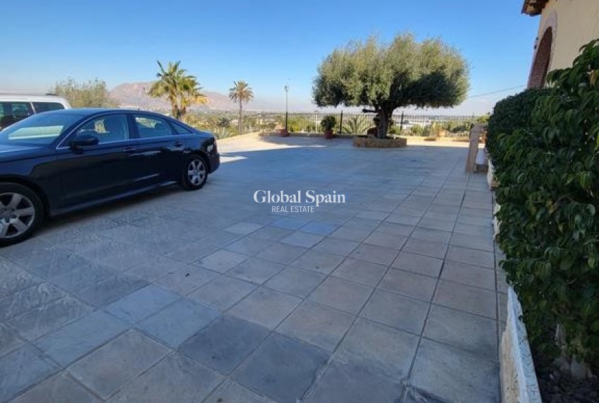 Resale - VILLA -
BIGASTRO - Inland