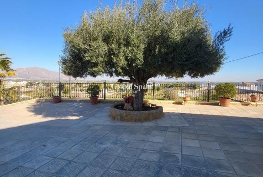 Resale - VILLA -
BIGASTRO - Inland