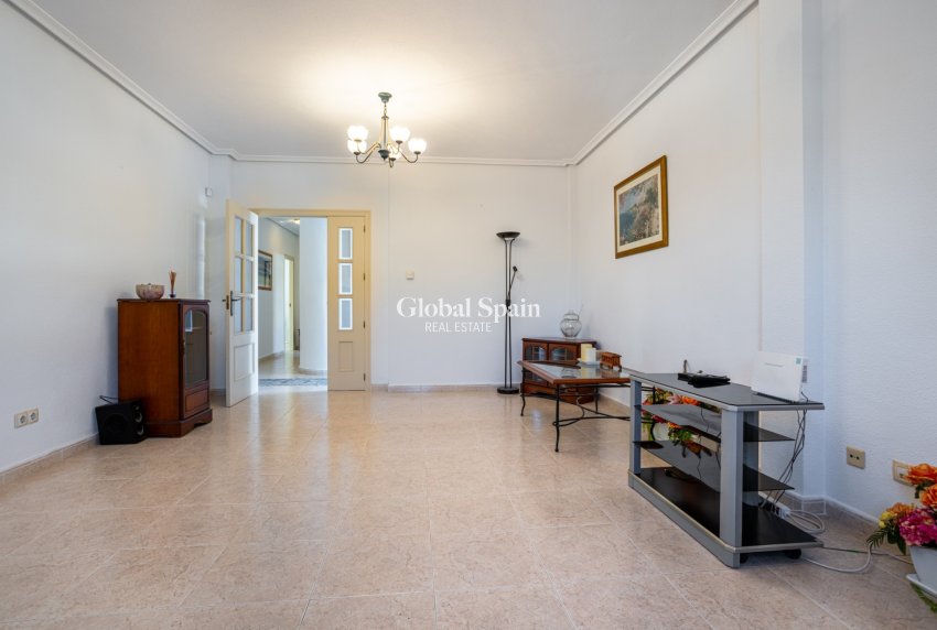 Resale - VILLA -
BIGASTRO - Inland
