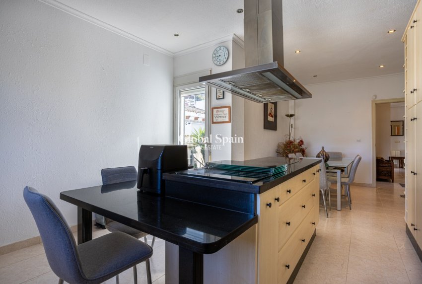 Resale - VILLA -
BIGASTRO - Inland