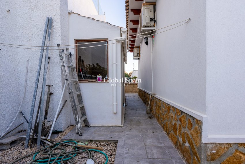 Resale - VILLA -
BIGASTRO - Inland