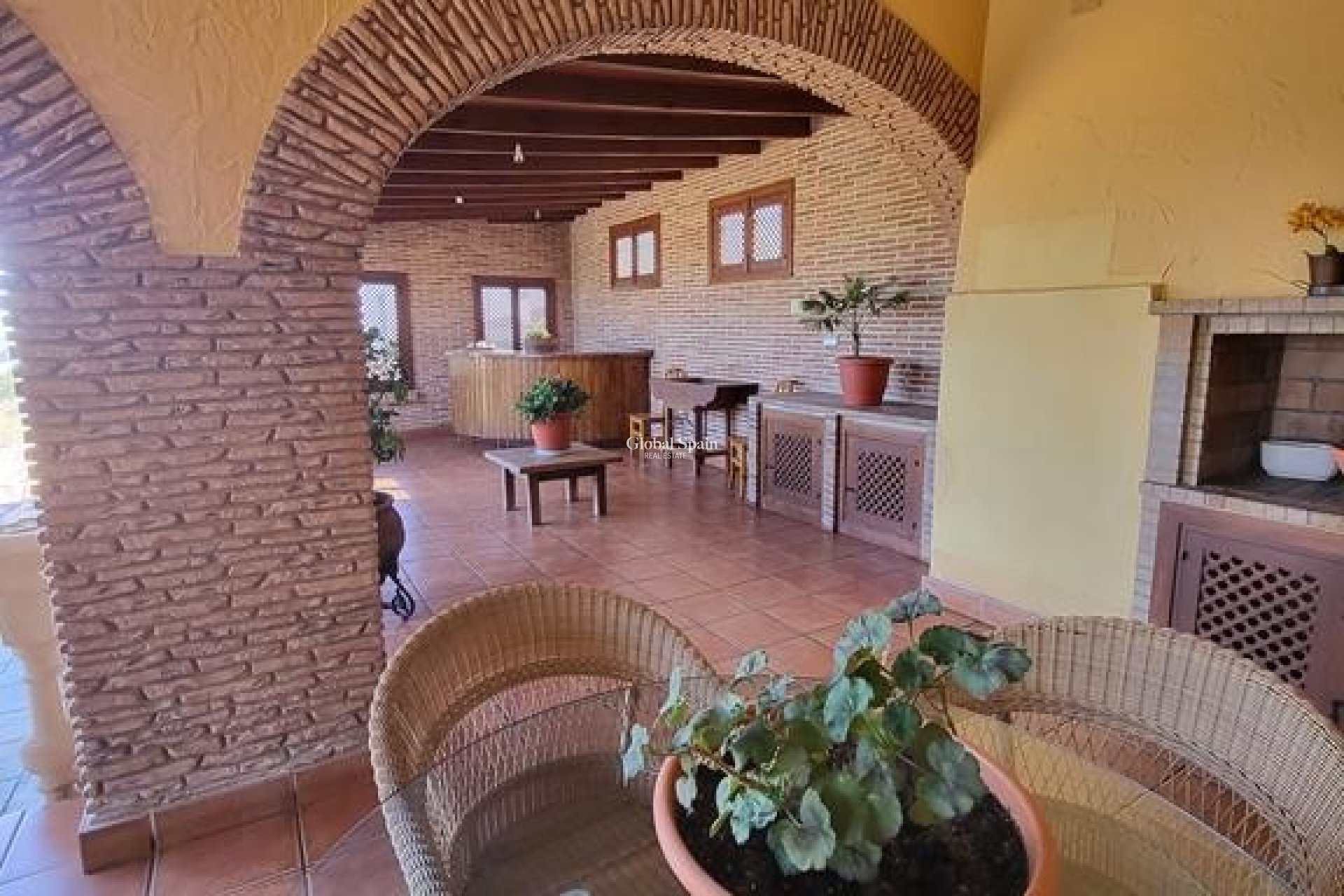 Resale - VILLA -
BIGASTRO - Inland