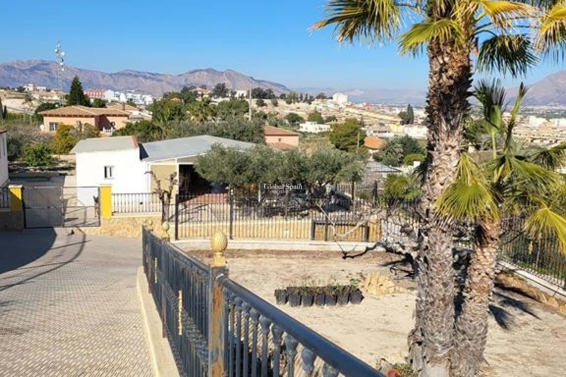 Resale - VILLA -
BIGASTRO - Inland