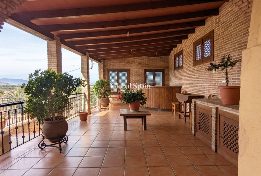 Resale - VILLA -
BIGASTRO - Inland