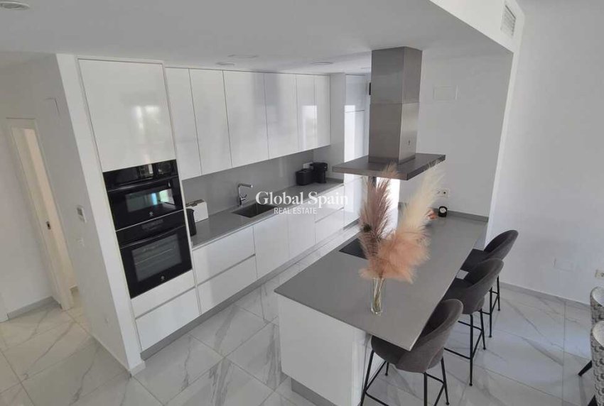 Resale - VILLA -
BIGASTRO - Inland