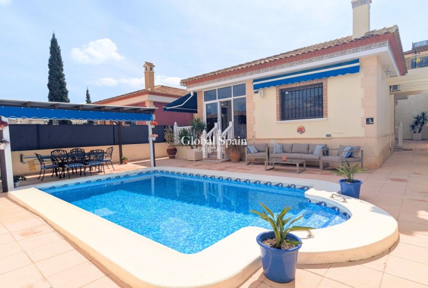 Resale - VILLA -
BIGASTRO - Inland