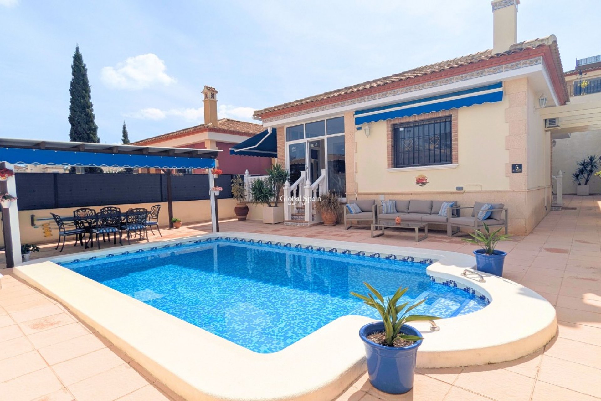 Resale - VILLA -
BIGASTRO - Inland